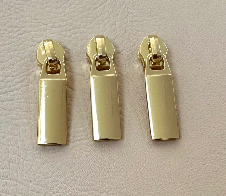 Set of 4 #3 rectangular zipper pulls in gold