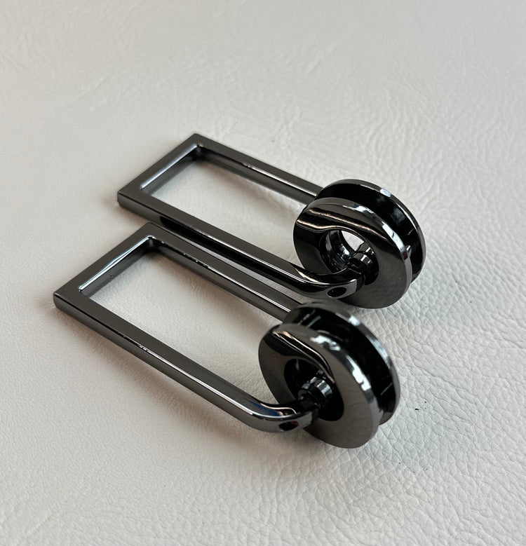 2 Grommet strap connectors in Gunmetal