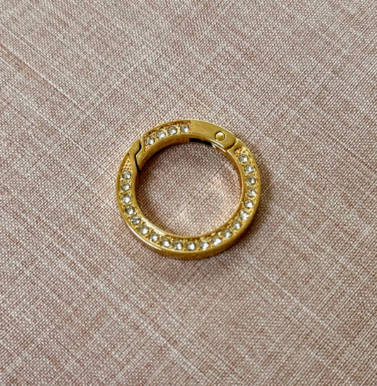 1" Gate ring with crystals in gold