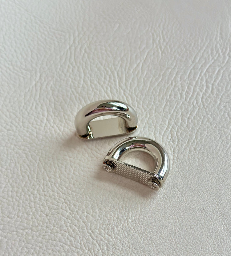 Arch strap connectors in silver