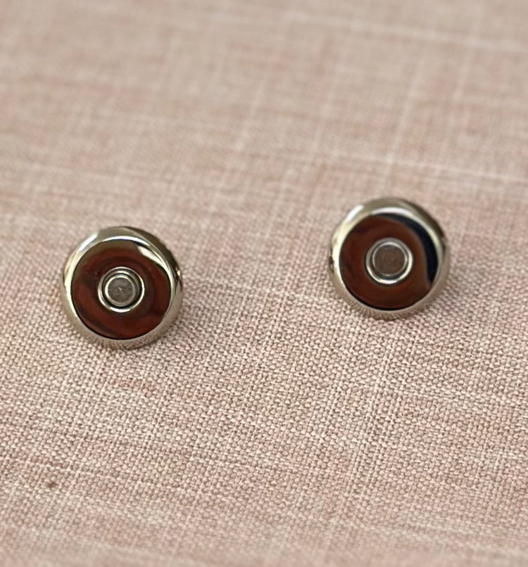 Stainless steel 18mm round magnetic closure - in silver - 1 set